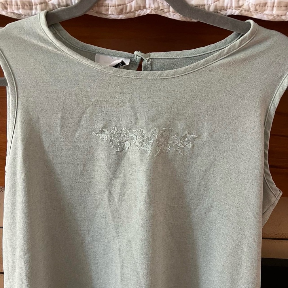 BonWorth vintage Light Sage Sleeveless Embroidered dress